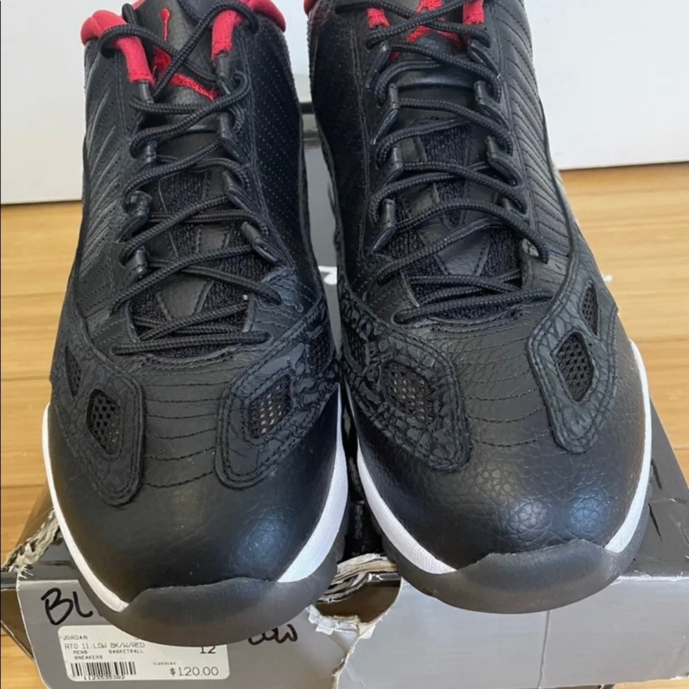 JORDAN 11 LOW (2012)